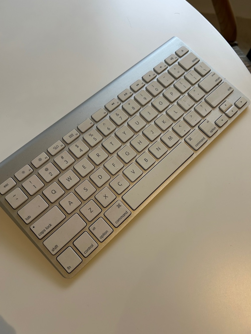 Apple wireless Bluetooth keyboard, great condition.